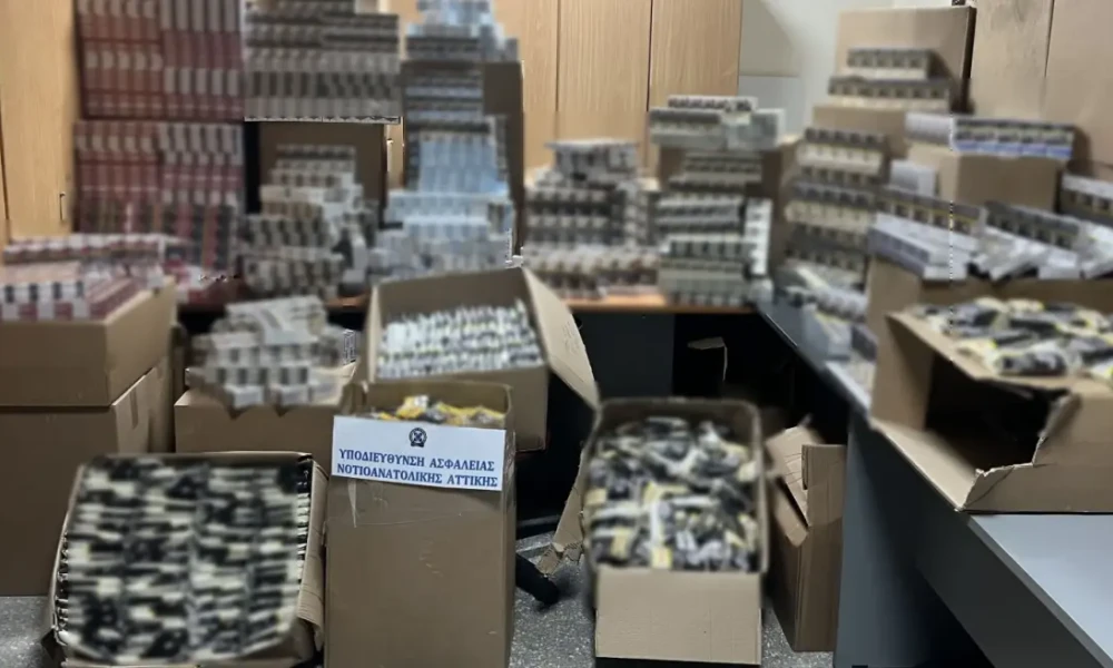 Κατάσχεση πάνω από 30.000 λαθραίων πακέτων τσιγάρων-Σύλληψη 3 ατόμων στα νότια προάστια (βίντεο)